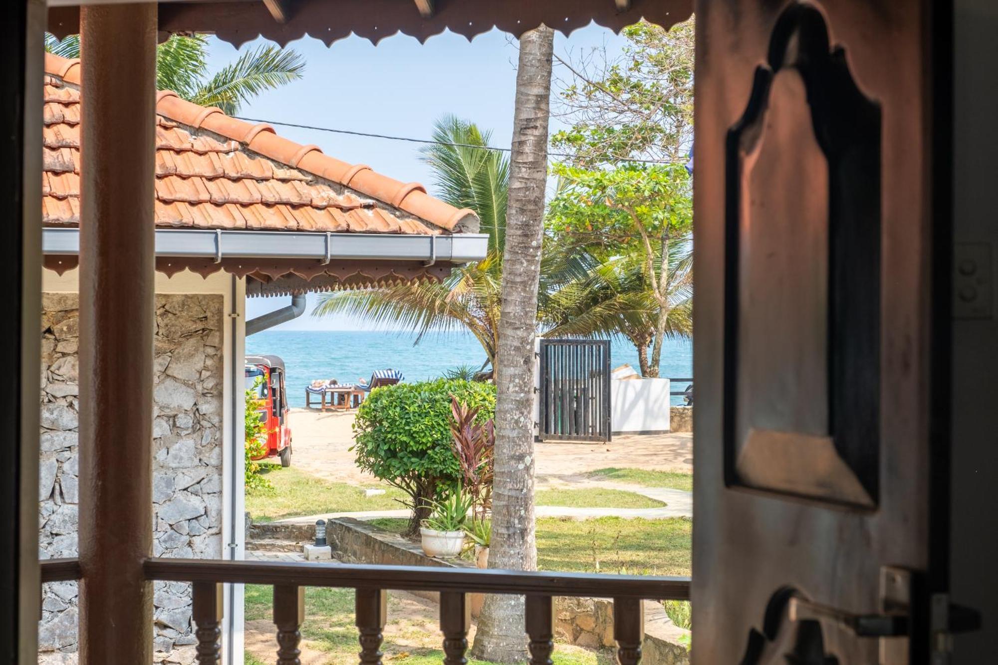 Serenity Beach Cabanas Tangalle Ngoại thất bức ảnh